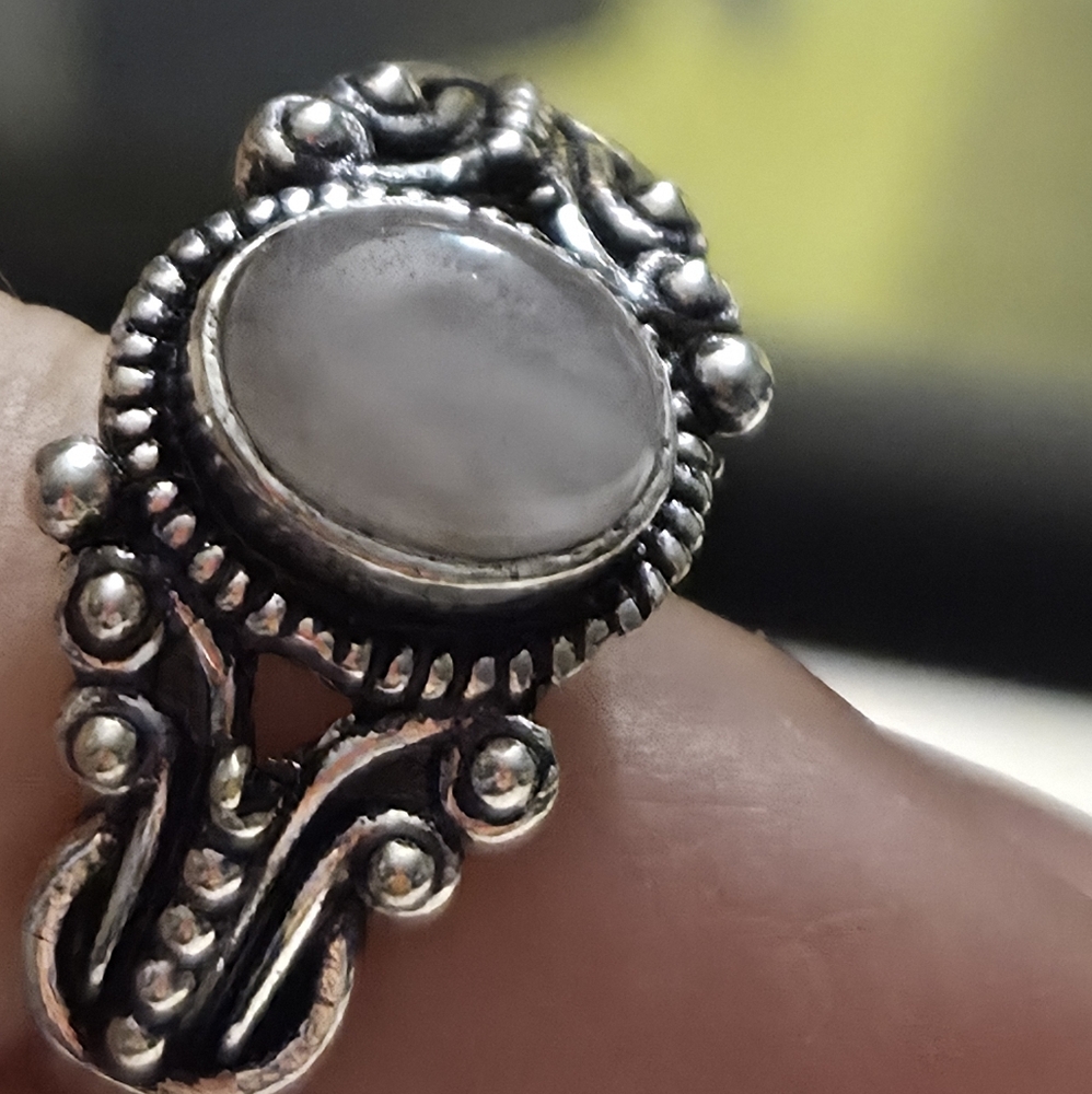 NWOT Beautiful Handmade Dainty Moonstone and Oxidized Silver Women's Ring Size 8